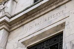 ФРС увеличивает вливания до 175 млрд долларов в день