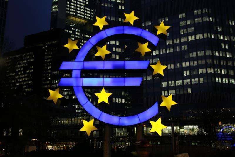 Лейн призвал не обольщаться по поводу восстановления экономики еврозоны