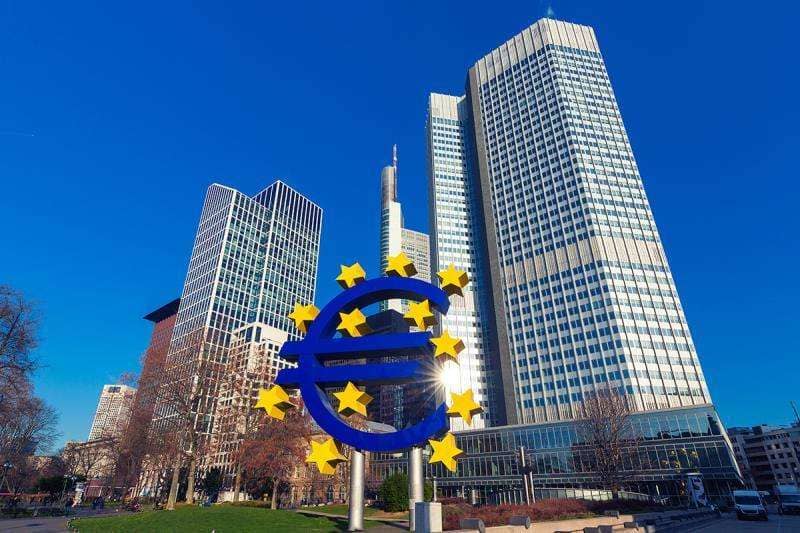 ЕЦБ прогнозирует длительный период низкой инфляции