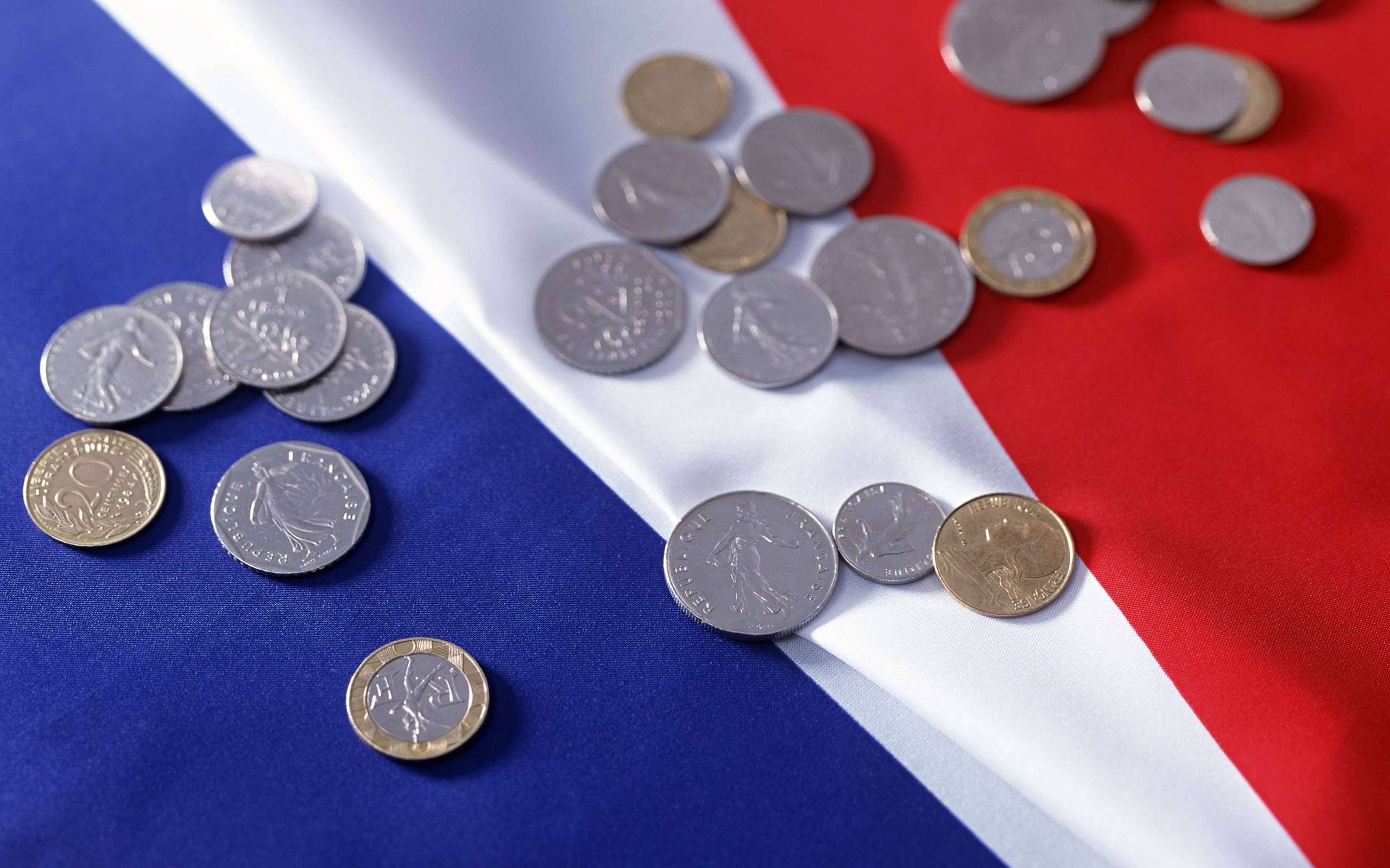 Власти Франции увеличат поддержку бизнеса