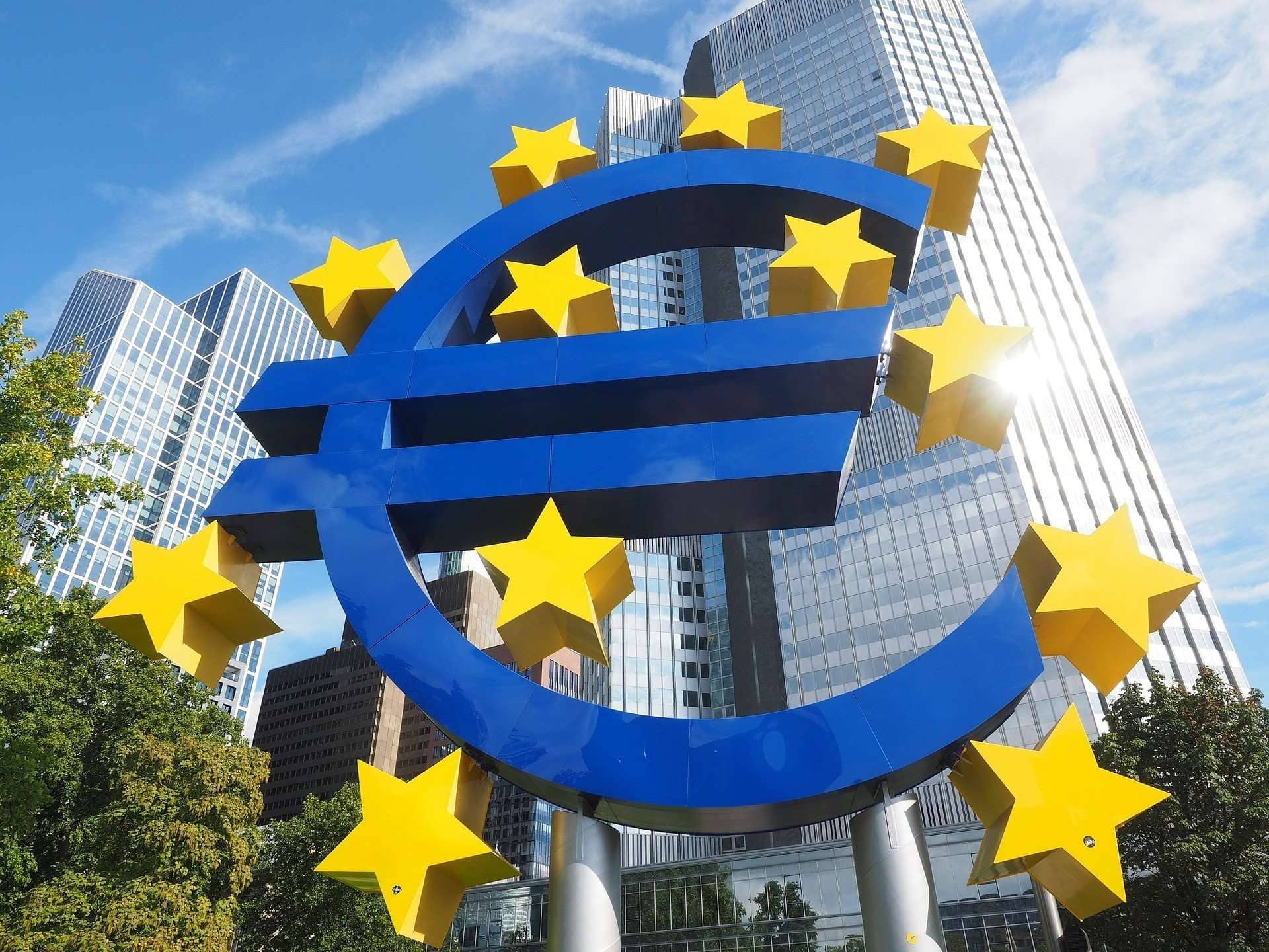 Банки еврозоны возобновят выплату дивидендов