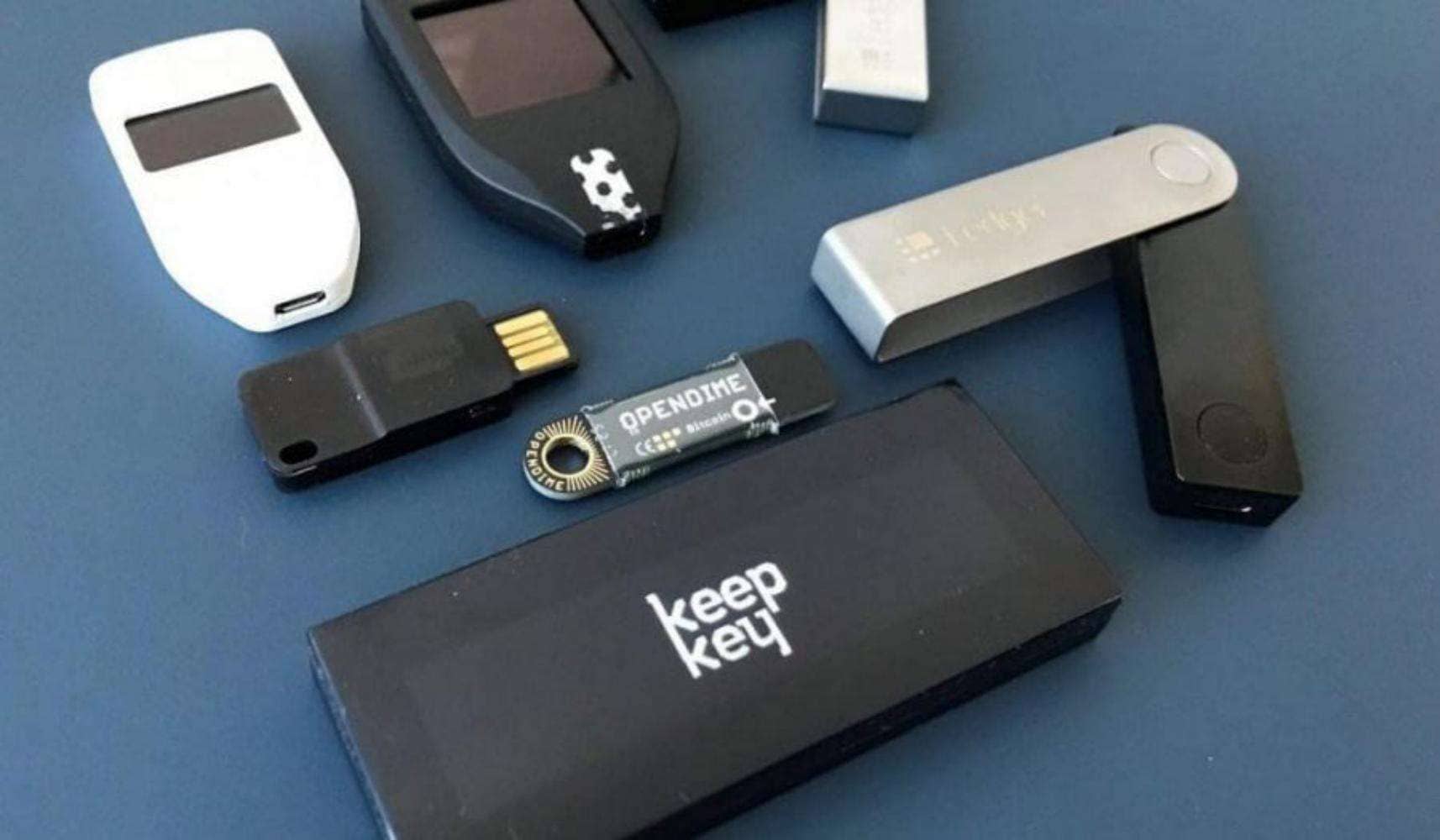 Hardware Cryptocurrency Wallet Overview