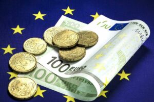 Курс евро сокращается после заседания ЕЦБ